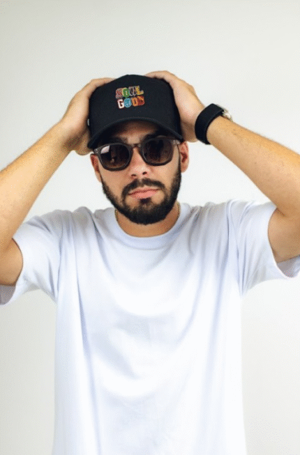 Boné Preto School – Estilo Universitário Urbano