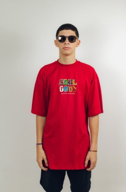 Camiseta Masculina School Vermelha – Estilo Universitário Urbano