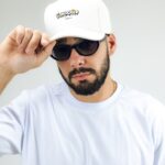 Boné Branco Carinha – Estilo Casual Streetwear
