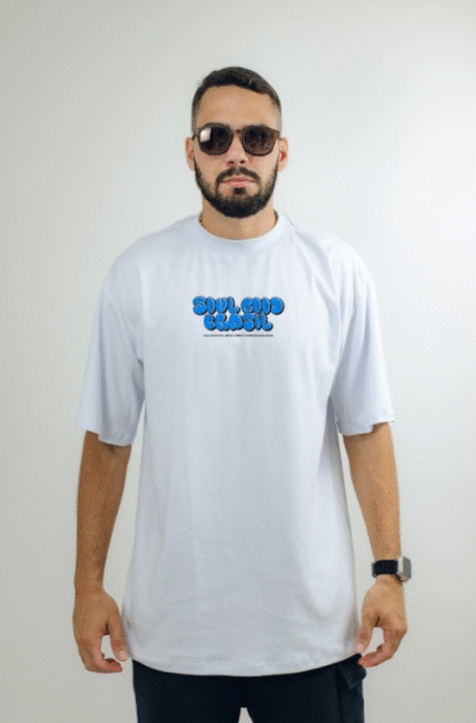 Camiseta Oversized Branca com Estampa Grafite Azul